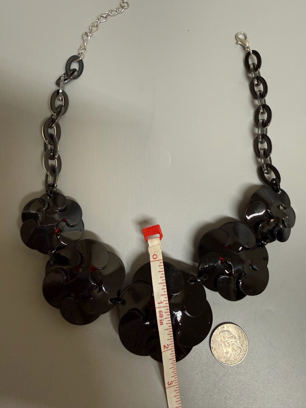 black and red acrylic flower floral statement necklace - Picture 4 of 6